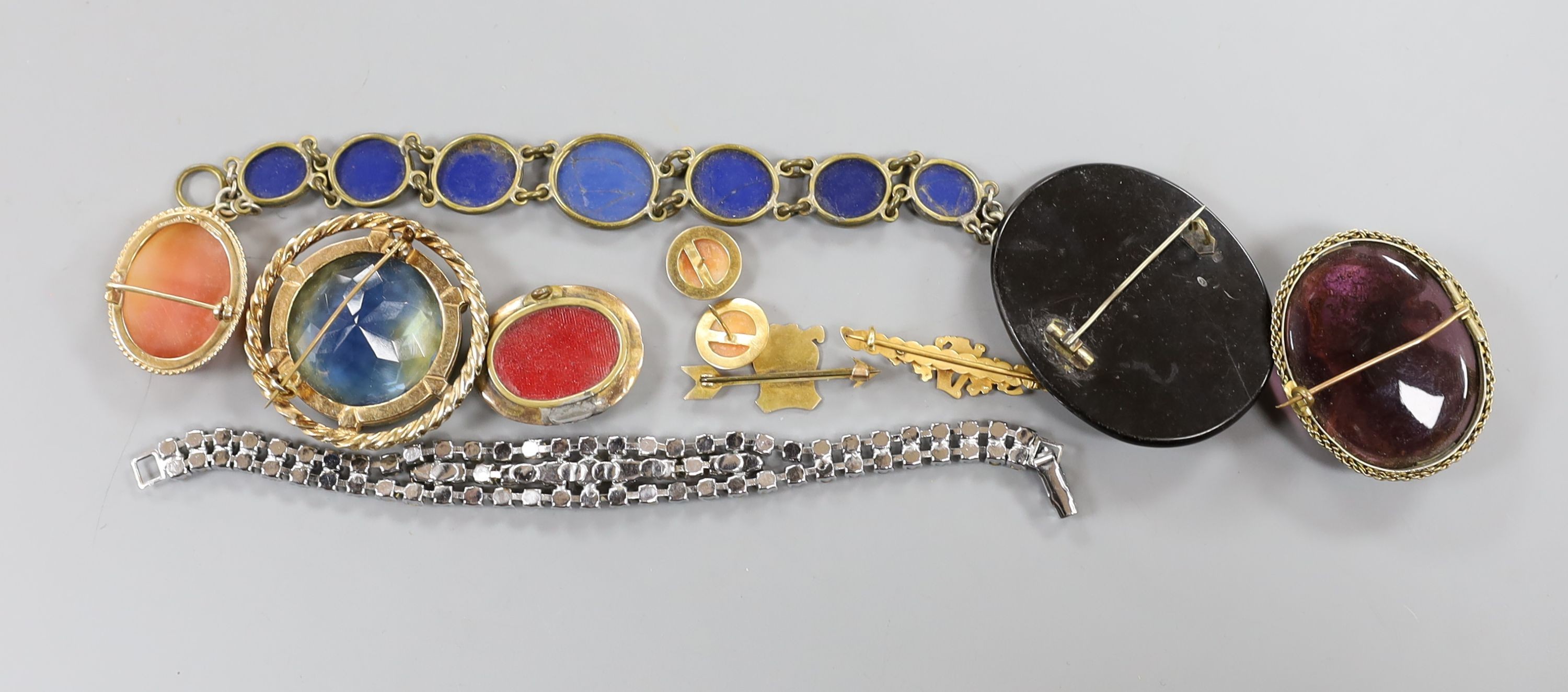 Mixed jewellery including a modern 9ct gold mounted oval cameo shell brooch, two 9ct gold bar brooches, (gross 15 grams), a micro mosaic set bracelet, amethyst glass cameo brooch etc.